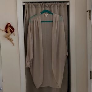 Cream 3/4 length Crepe Cover